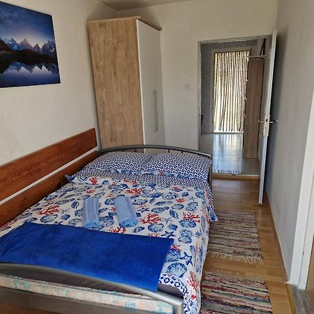 Apartments Nikol Lopar Bagian luar foto