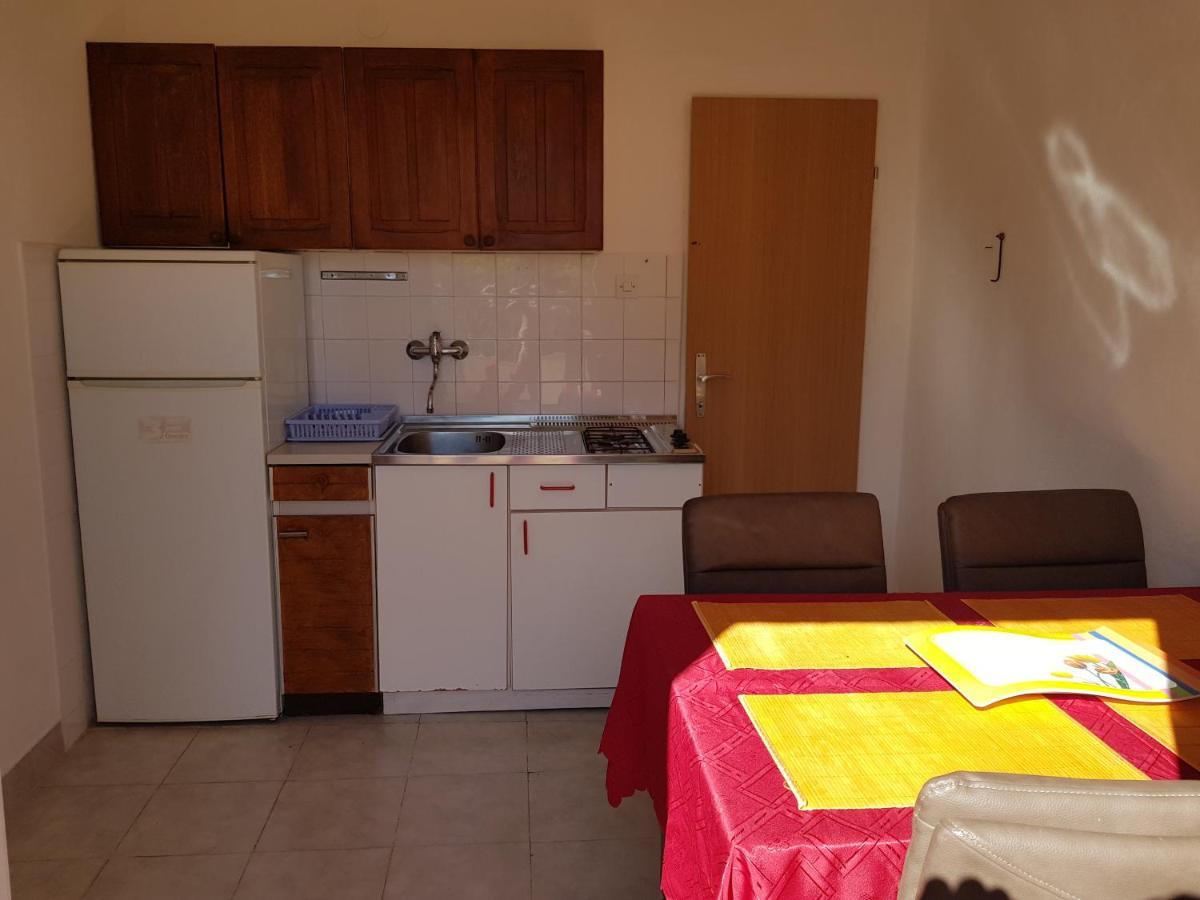 Apartments Nikol Lopar Bagian luar foto