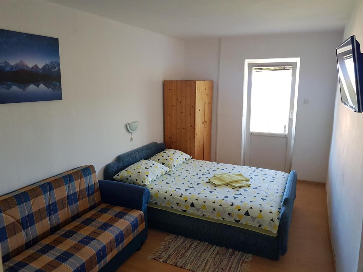Apartments Nikol Lopar Bagian luar foto